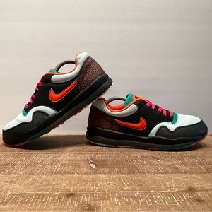 Nike Air Safari Supreme Tech Mens sz 10 Very Good Cond.  Very Rare A03298-002